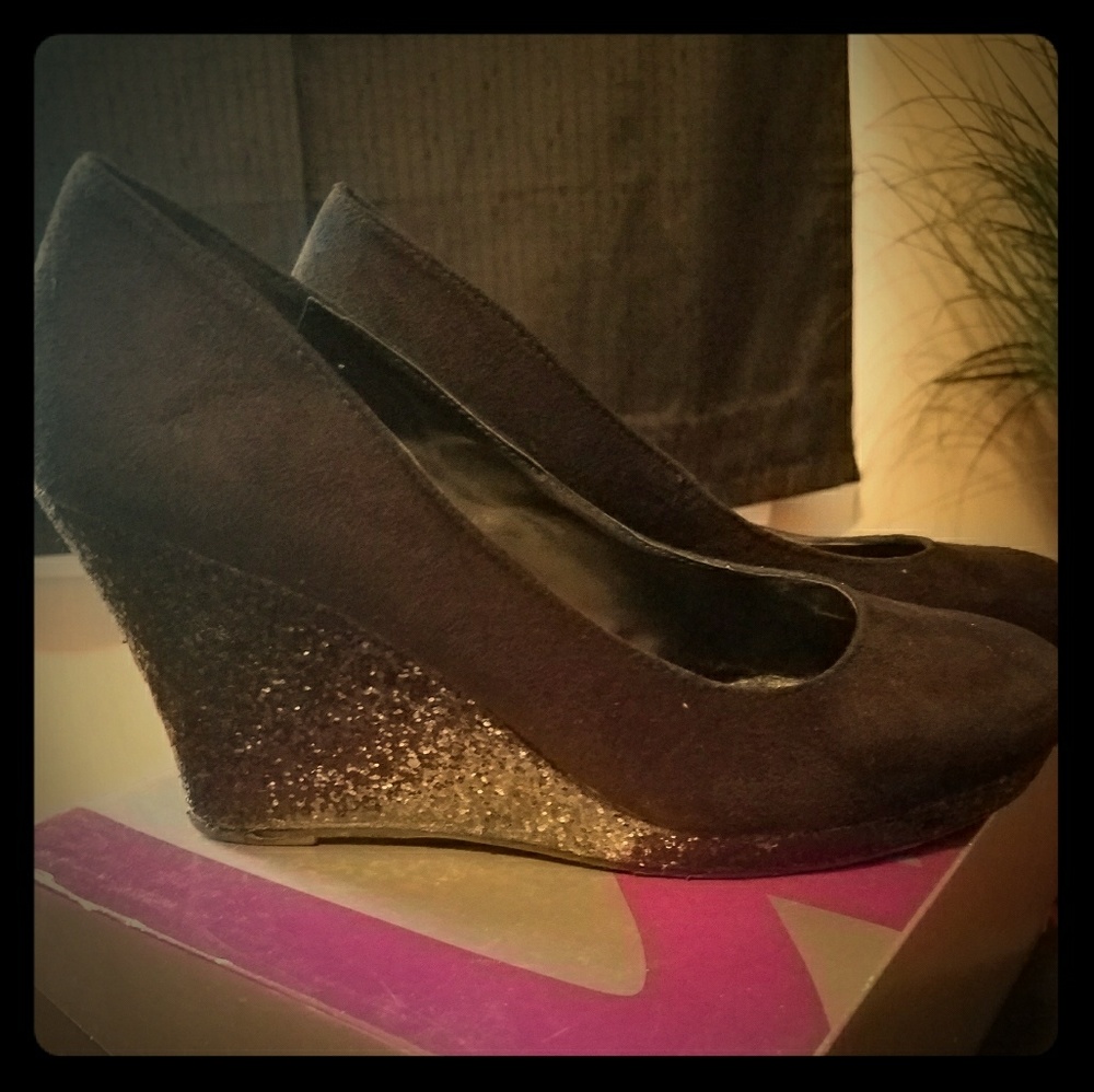 Lane Bryant black glitter wedges sz 9W